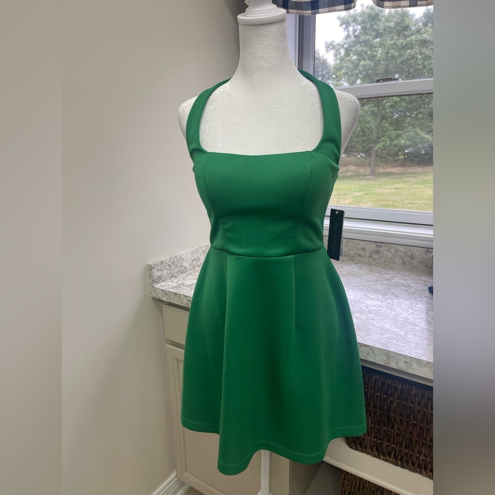 Elegant Green Sleeveless Mini Dress